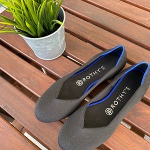Rothy’s black round toe